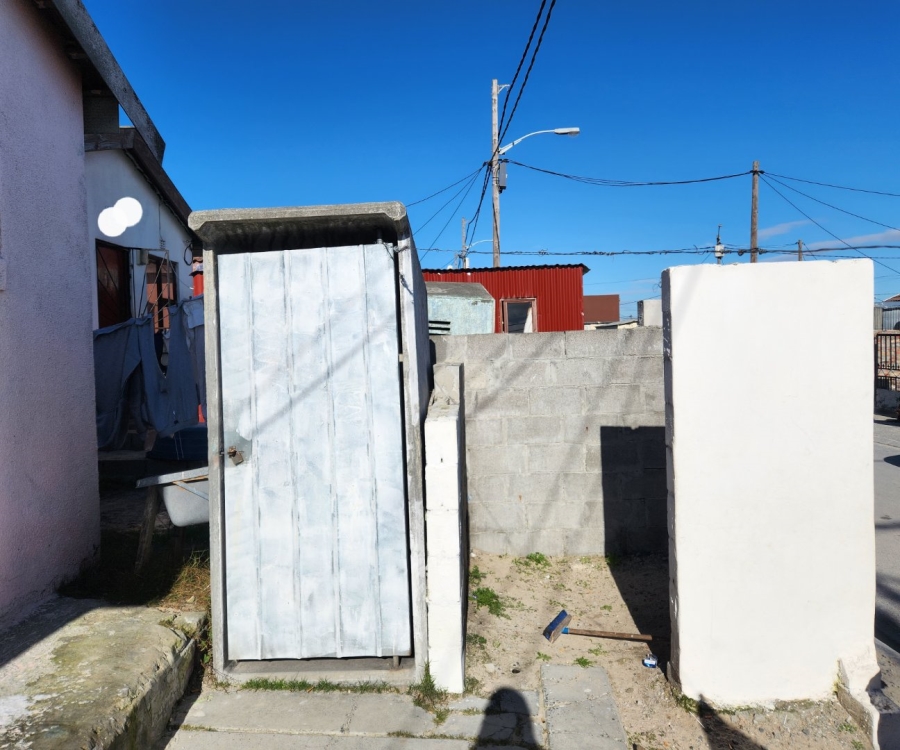  Bedroom Property for Sale in Mfuleni Western Cape